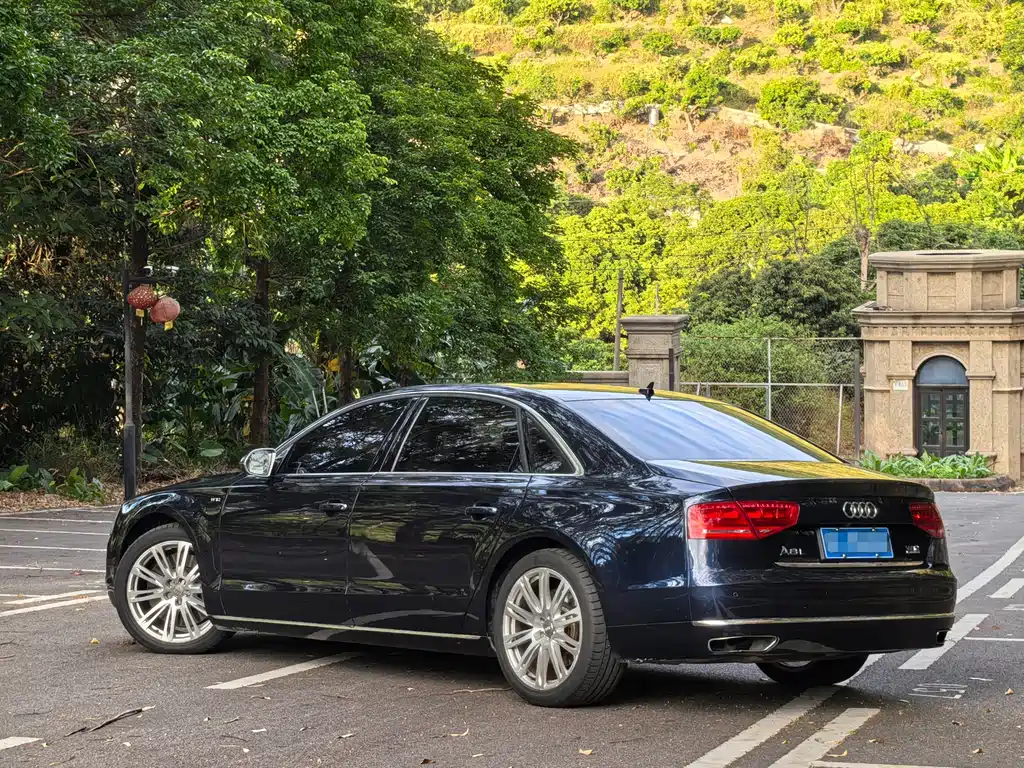 Audi A8 — миниатюра 6