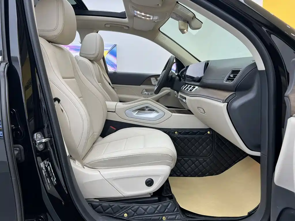 Mercedes-Benz GLE (Import) — миниатюра 19