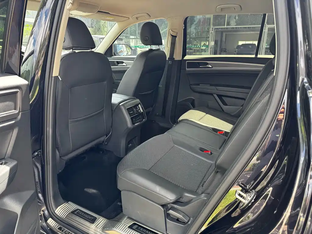 Volkswagen Teramont — миниатюра 8