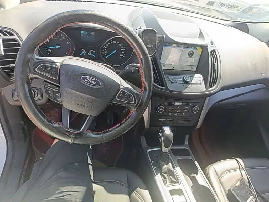 Ford Kuga — миниатюра 10