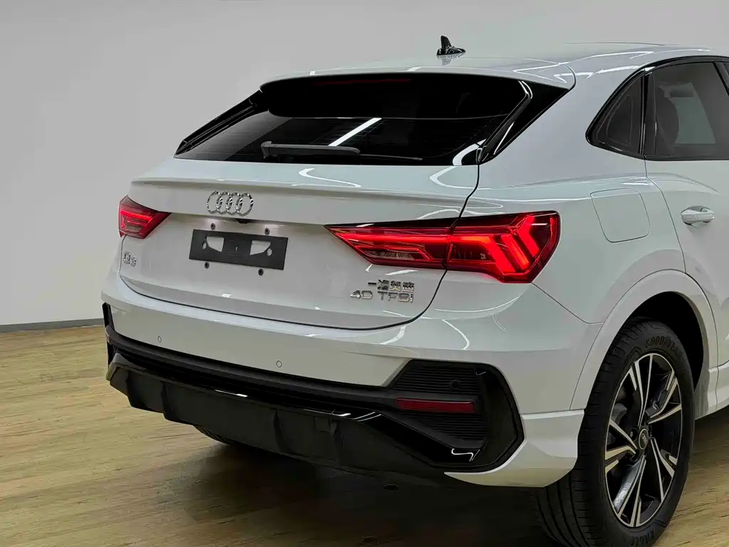 Audi Q3 Sportback — миниатюра 26