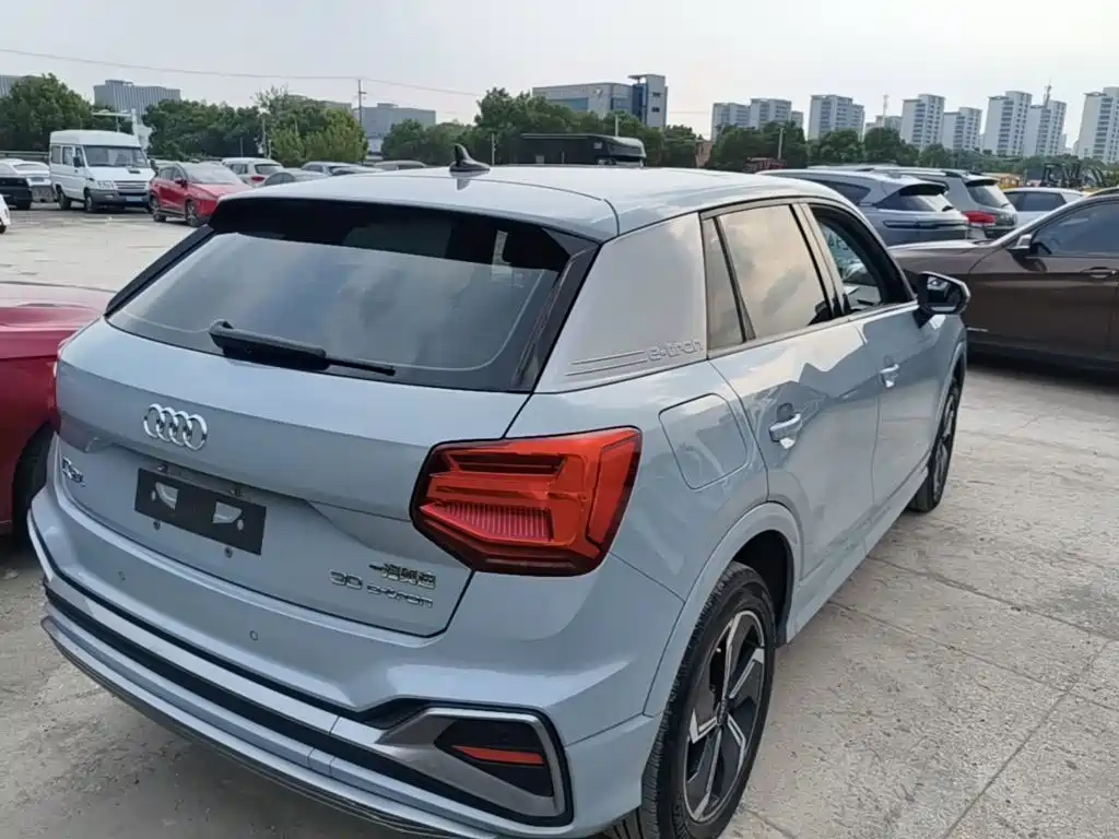 Audi Q2L e-tron — миниатюра 7