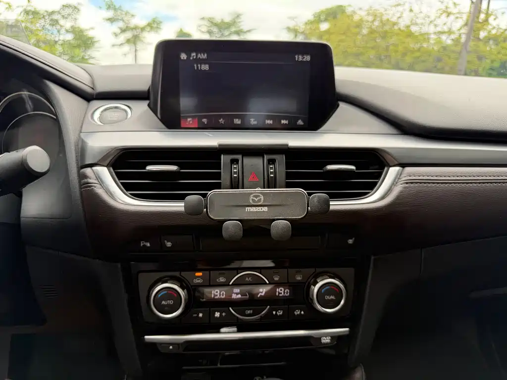 Mazda Atenza — миниатюра 11