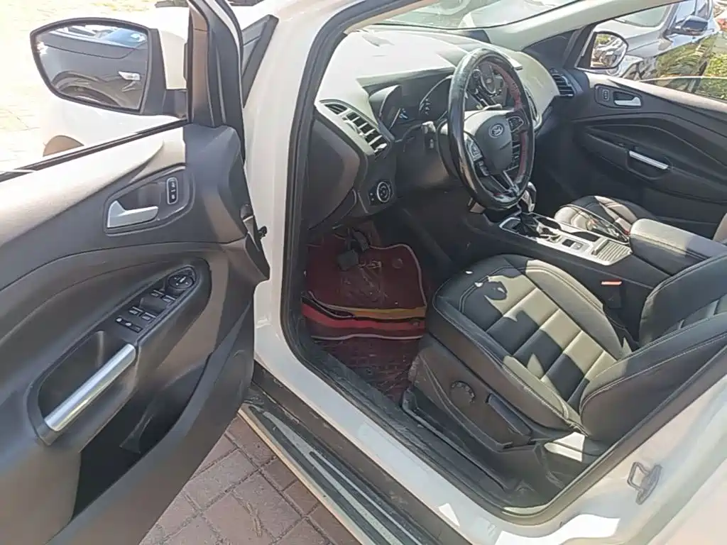 Ford Kuga — миниатюра 16