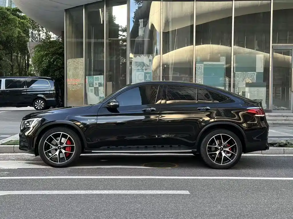 MERCEDES-BENZ GLC AMG