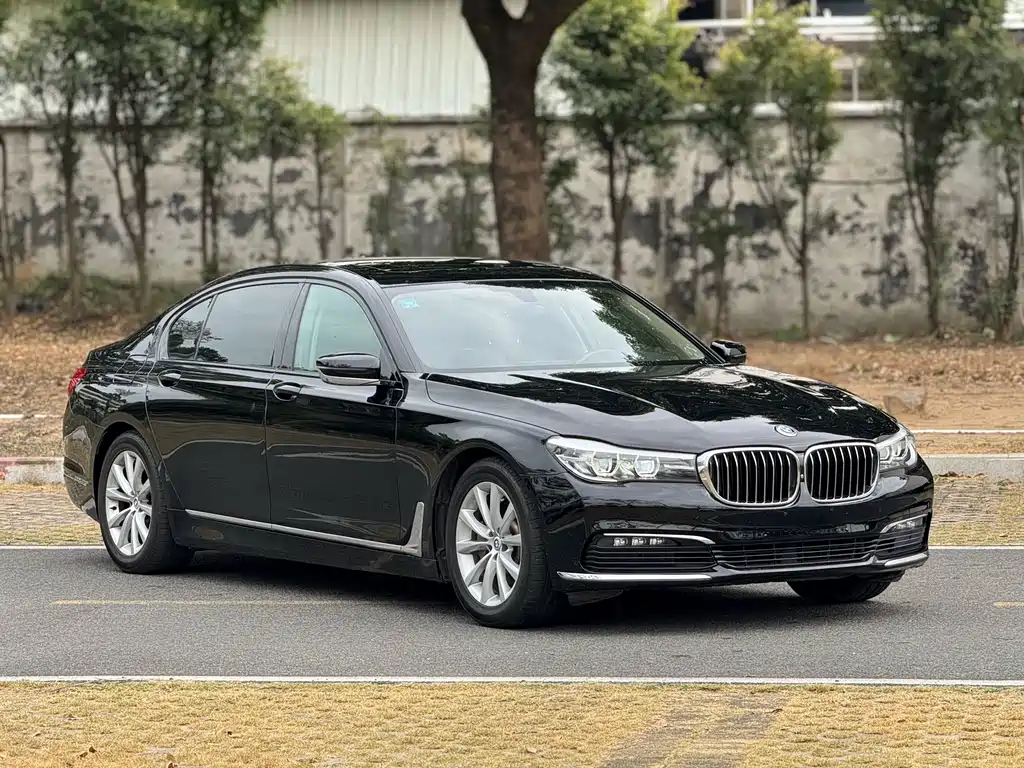 BMW 7 SERIES