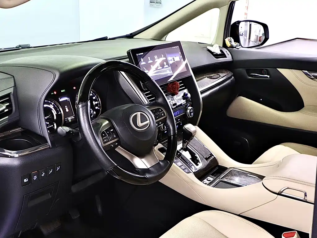 Toyota Vellfire — миниатюра 11