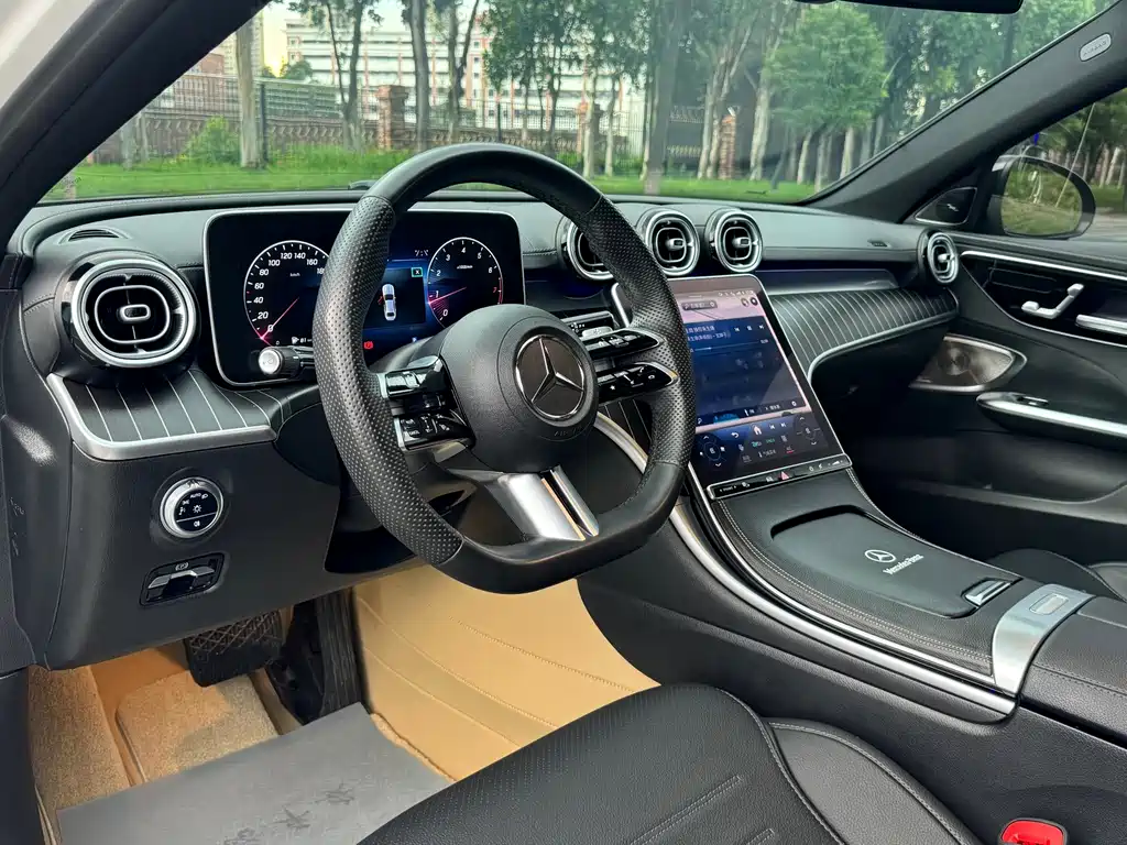 Mercedes-Benz C-Class — миниатюра 11