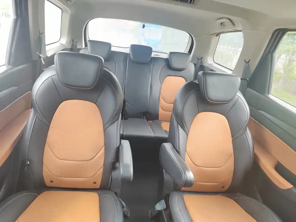 Wuling Hongguang S3 — миниатюра 15