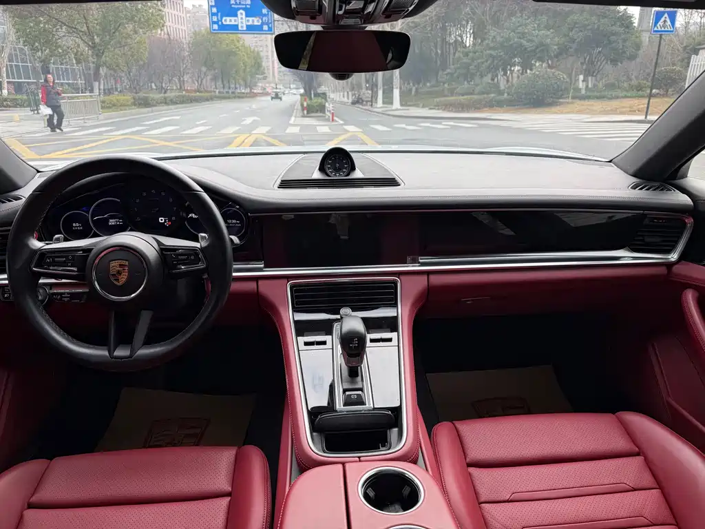 PORSCHE PANAMERA