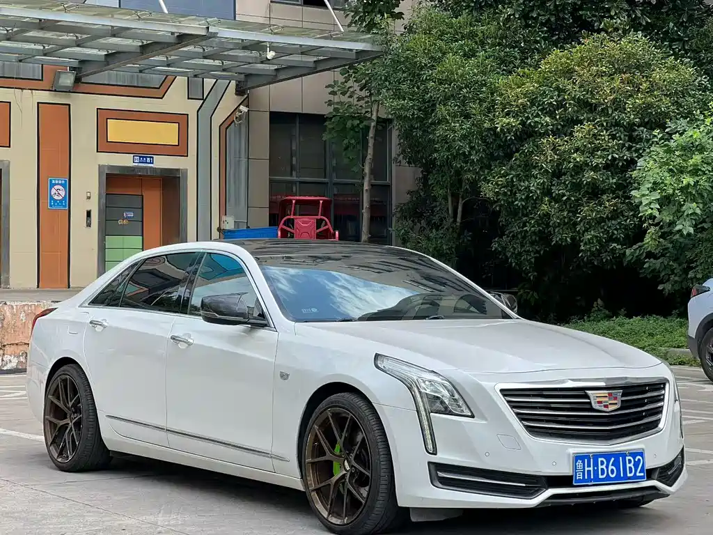 CADILLAC CT6
