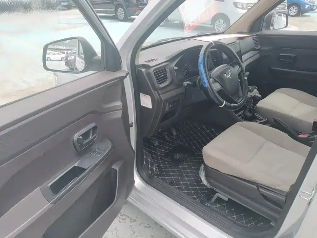 Wuling Hongguang V — миниатюра 16
