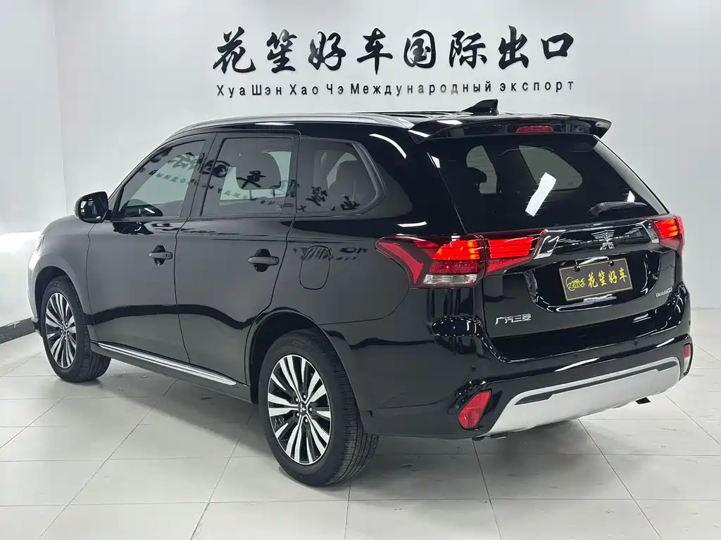 MITSUBISHI OUTLANDER
