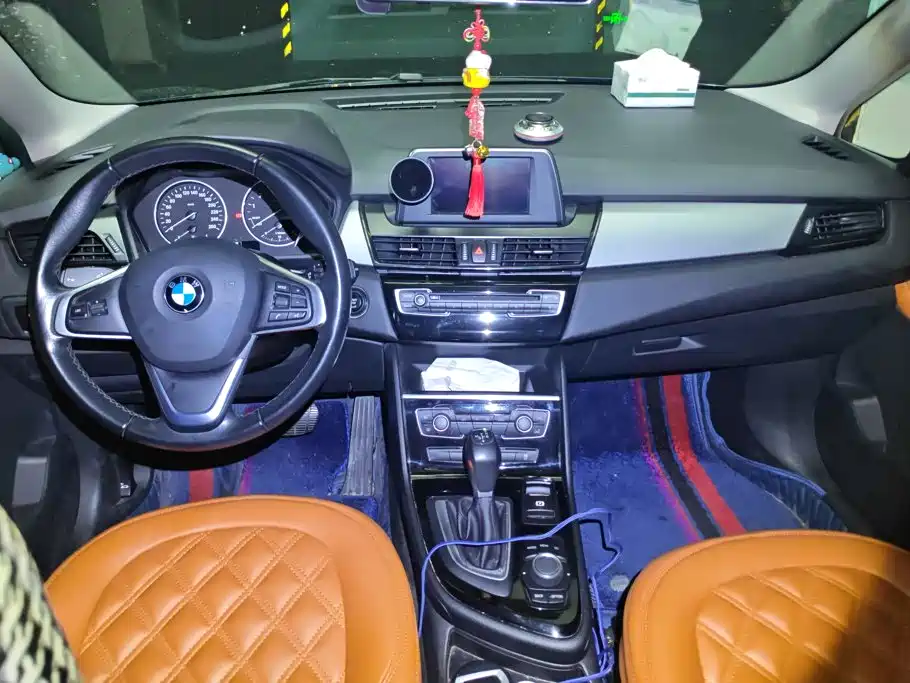 BMW 2 Series Active Tourer — миниатюра 12