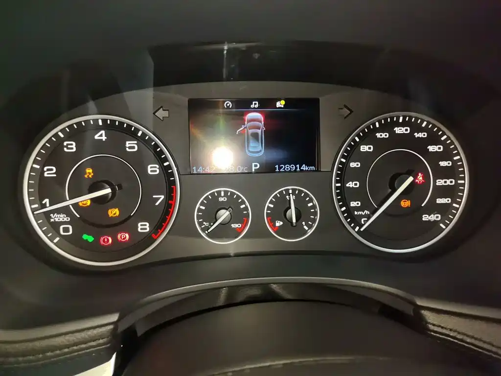 Borgward BX7 — миниатюра 8