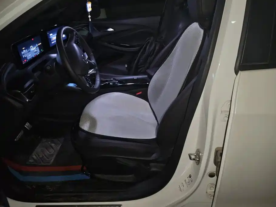 Buick Verano — миниатюра 9