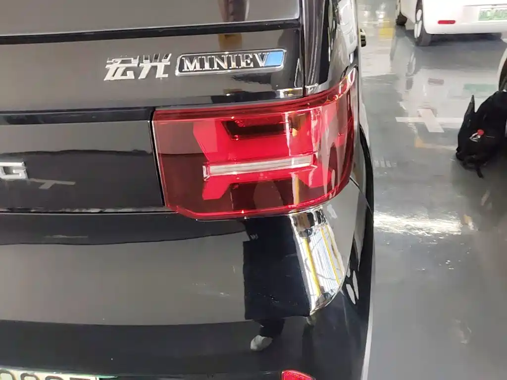 Wuling MINIEV — миниатюра 8