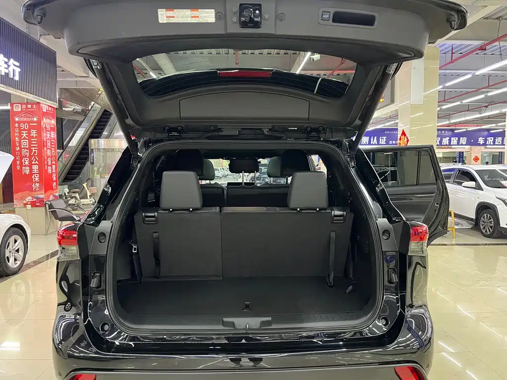 Toyota Crown Kluger — миниатюра 34