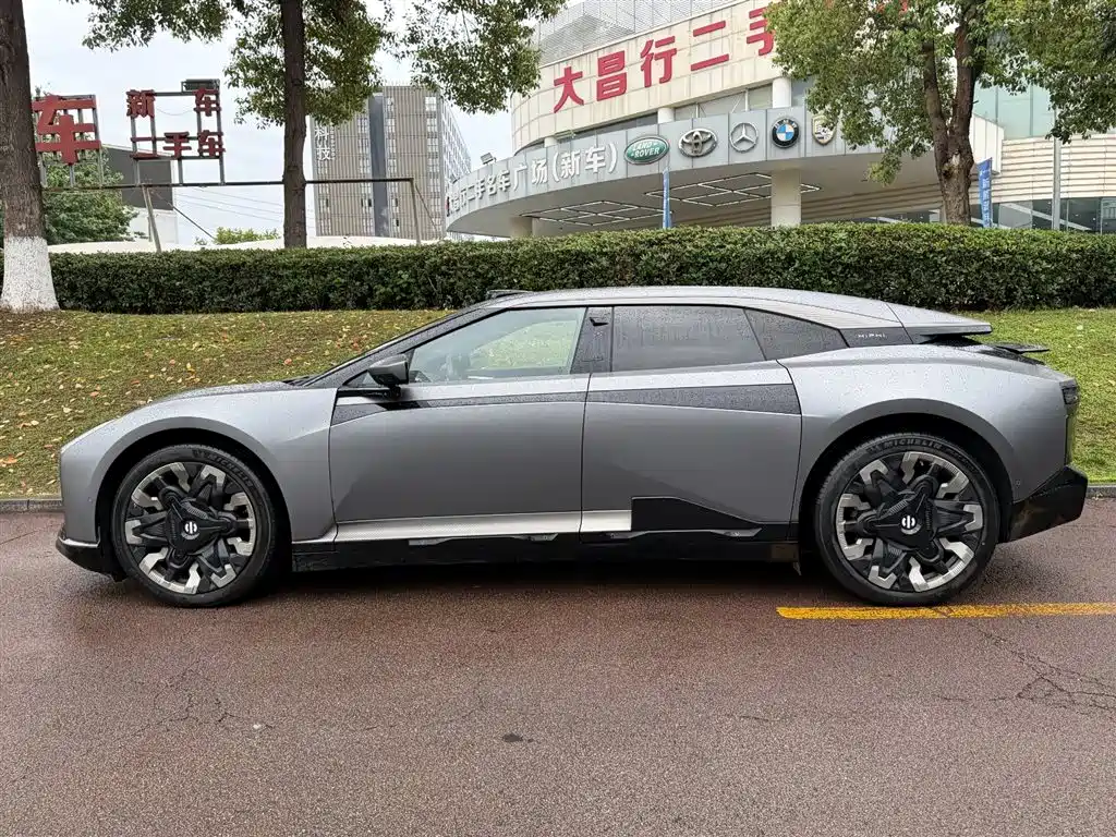 HiPhi HiPhi Z 2023 мест