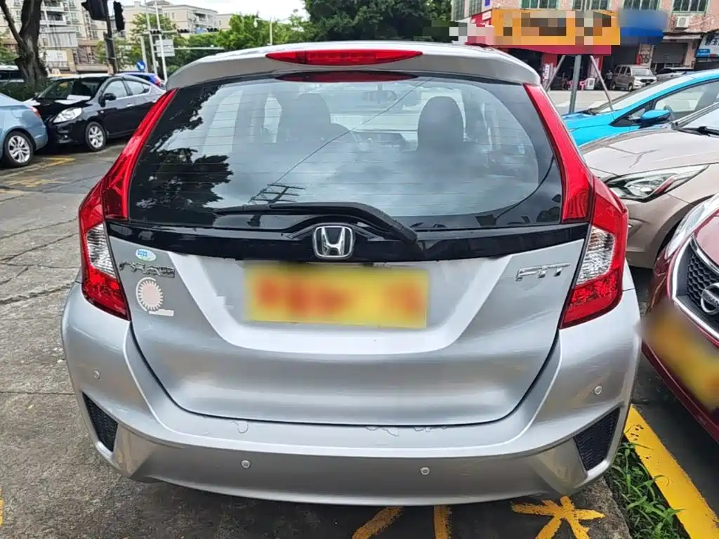 Honda Fit — миниатюра 6