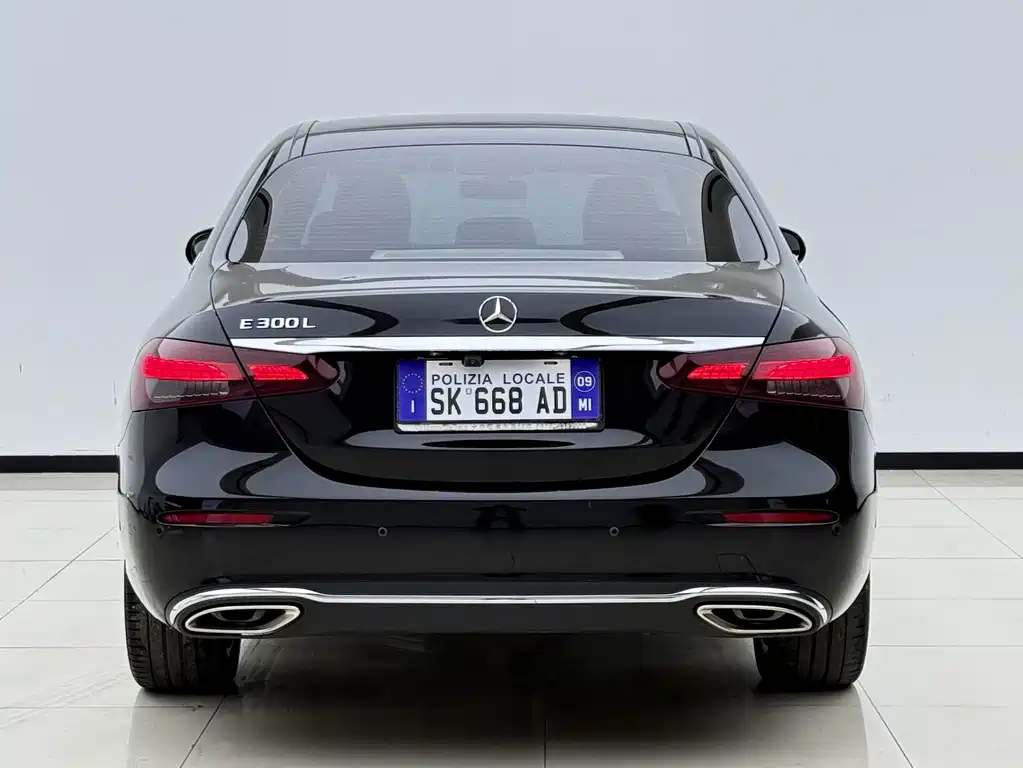 Mercedes-Benz E-Class — миниатюра 13