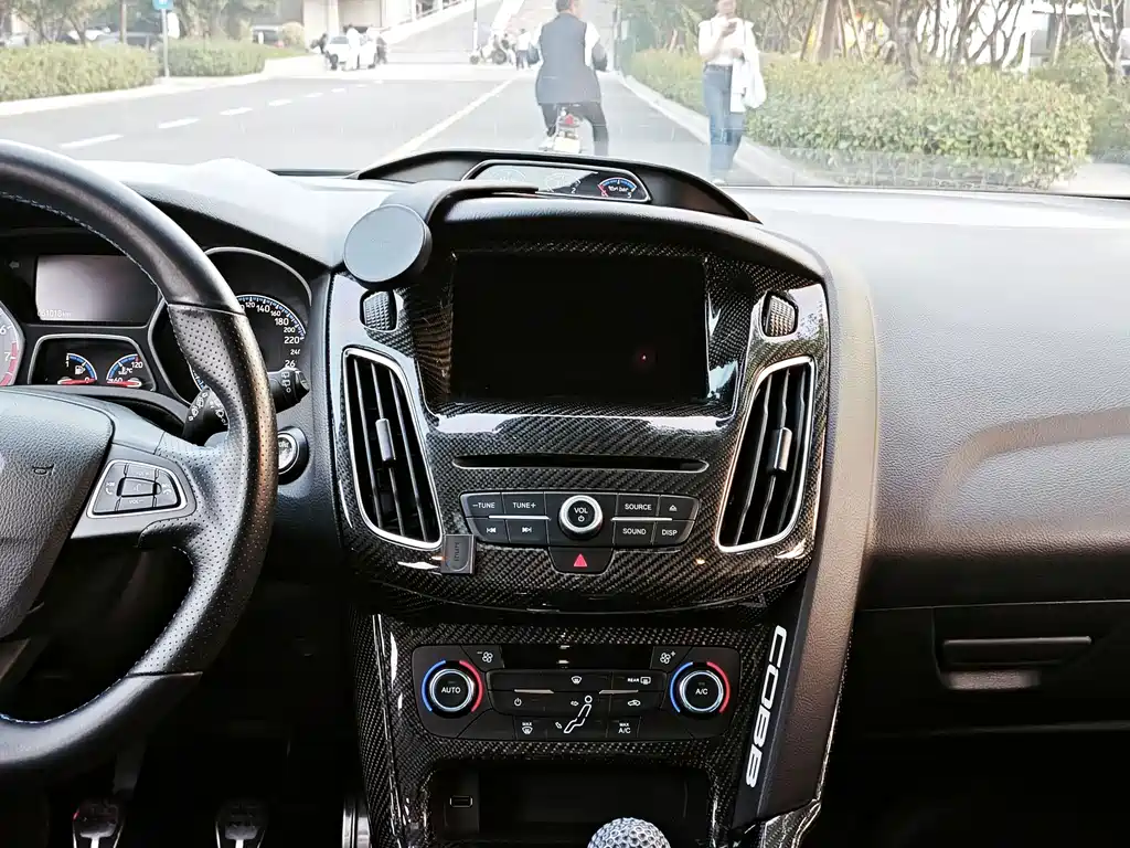 Ford Focus (Import) — миниатюра 10