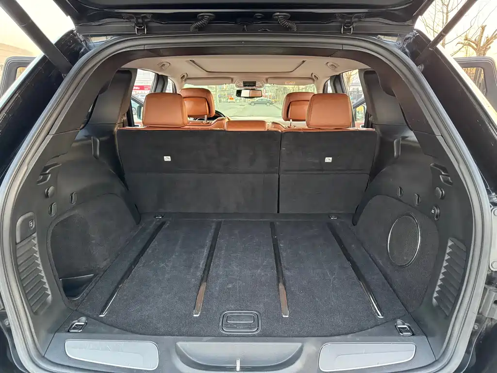 Jeep Grand Cherokee (Import) 5.7L Flagship Distinguished Edition, фото 18