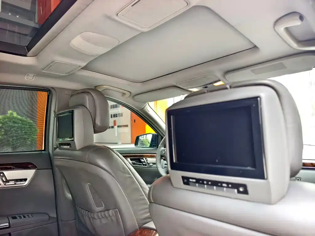 Mercedes-Benz S-Class — миниатюра 6