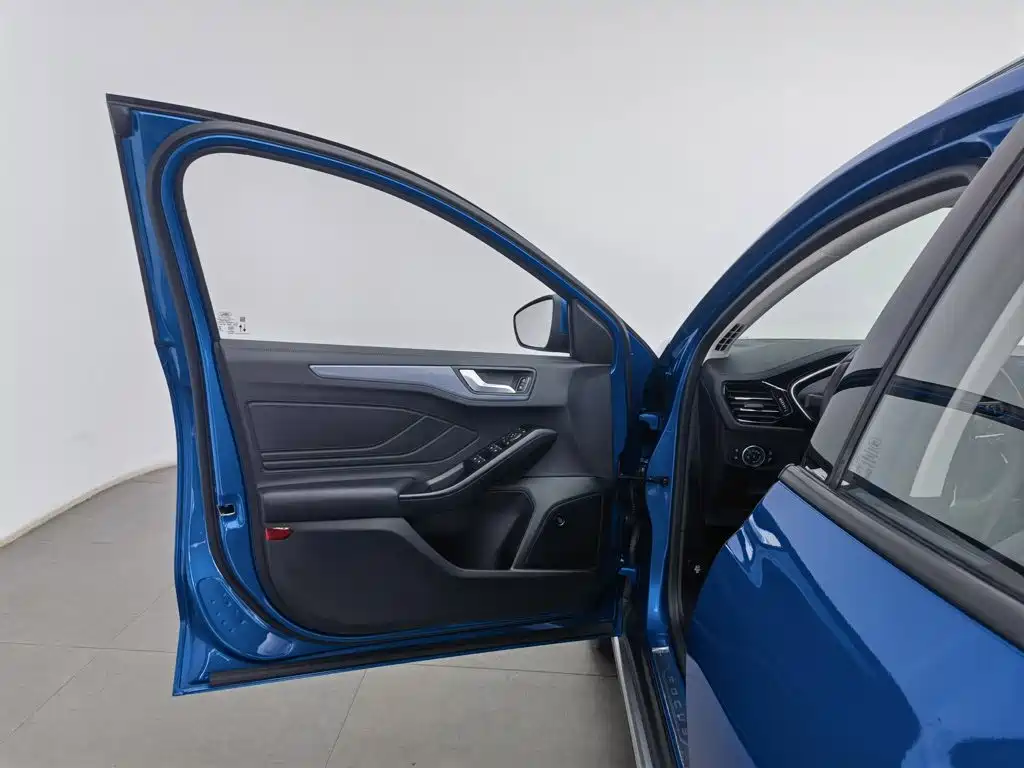 Ford Focus — миниатюра 8
