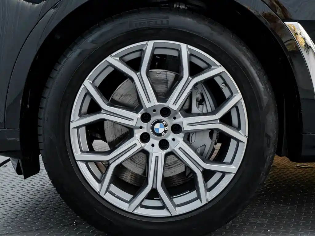 BMW X7 — миниатюра 10