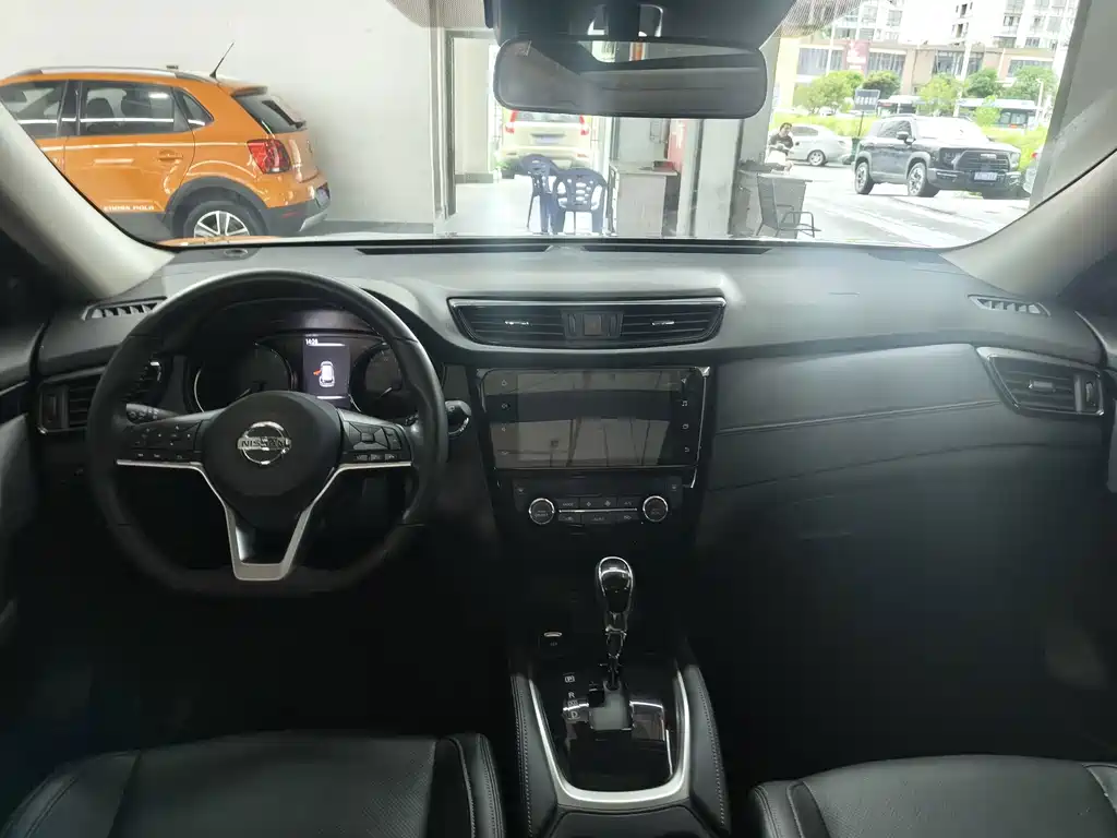 Nissan X-Trail — миниатюра 12