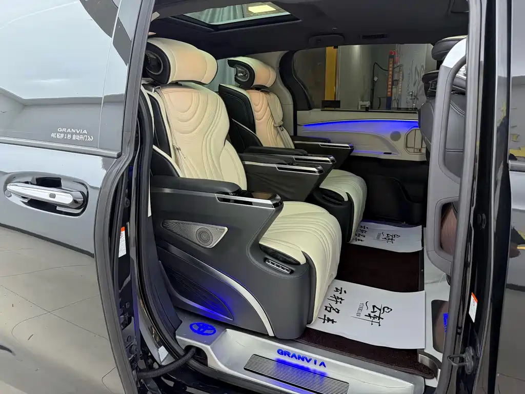 Toyota Granvia — миниатюра 31