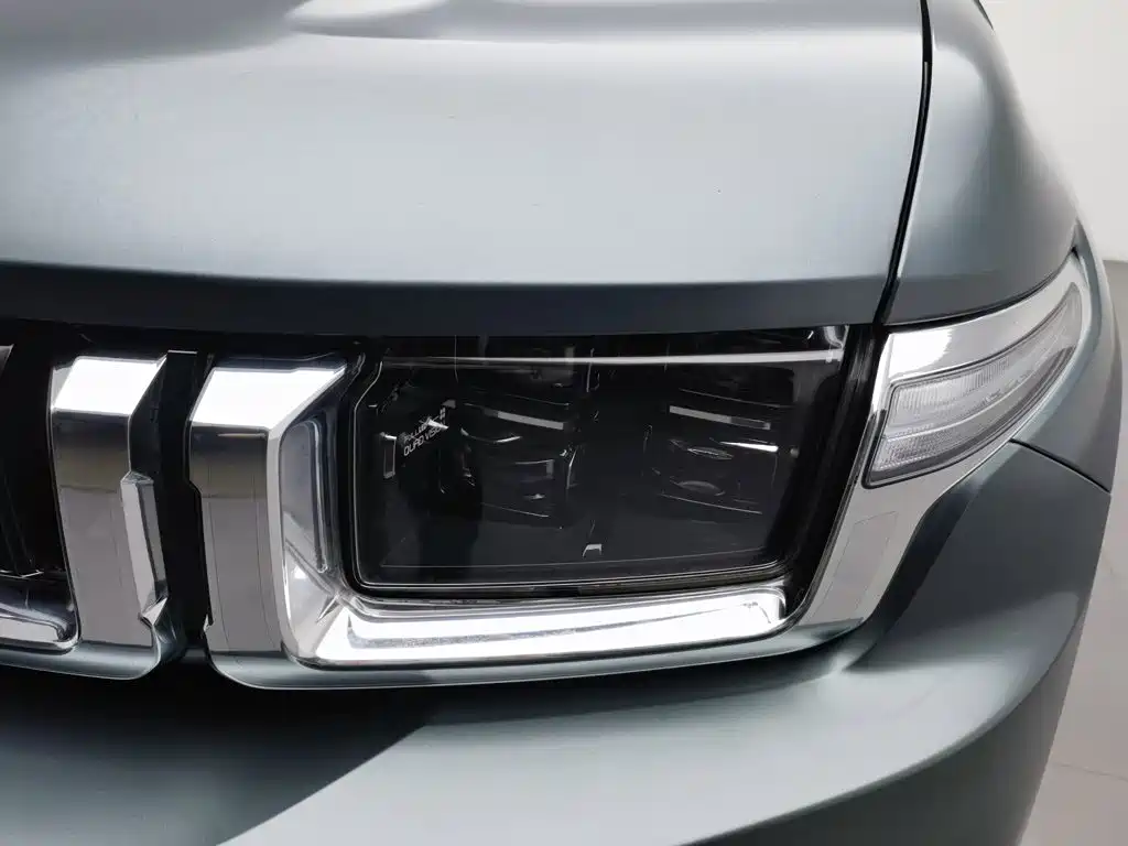 BAIC BJ60 2022 2.0T мест