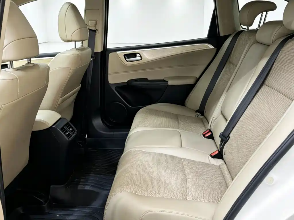 Honda Jade — миниатюра 6