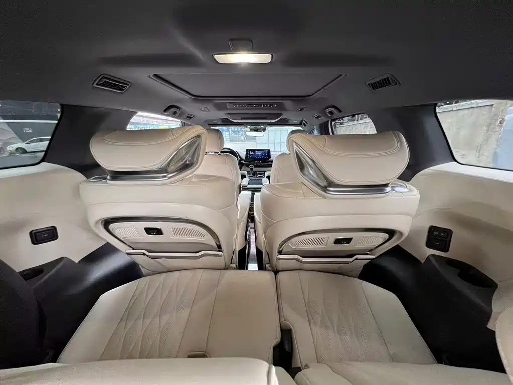Toyota Sienna — миниатюра 11