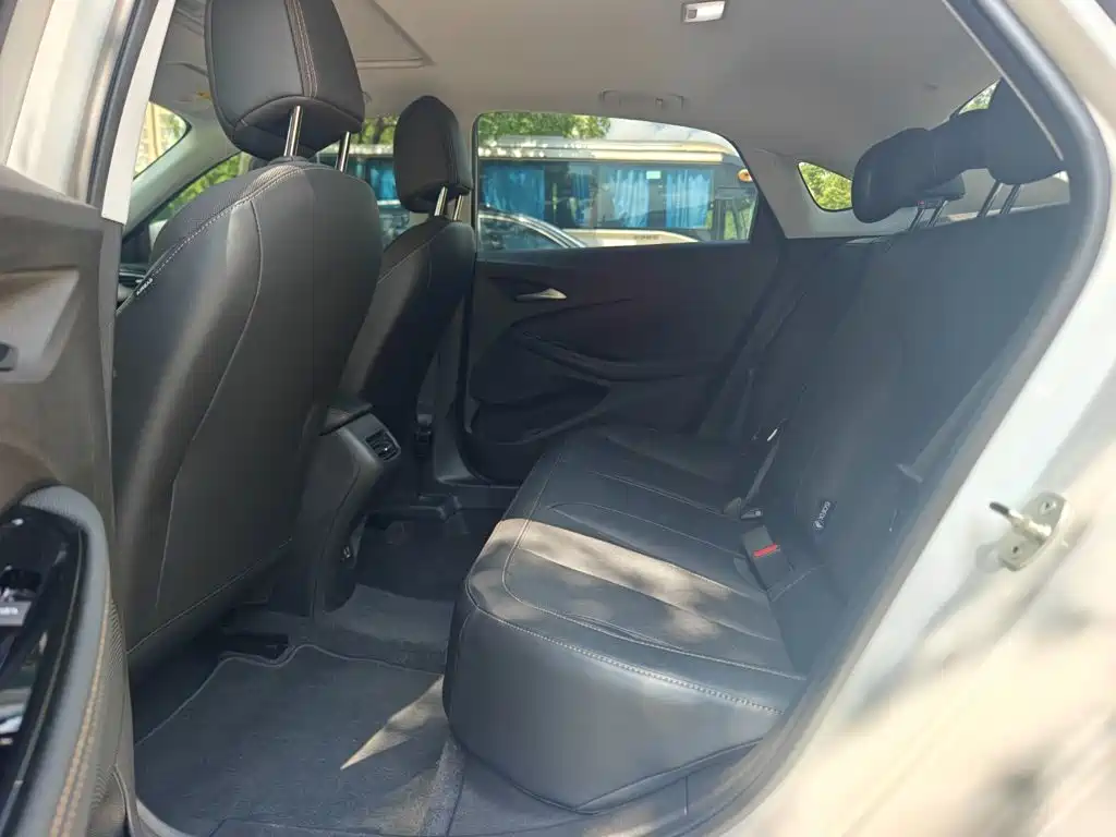 Buick Verano — миниатюра 14