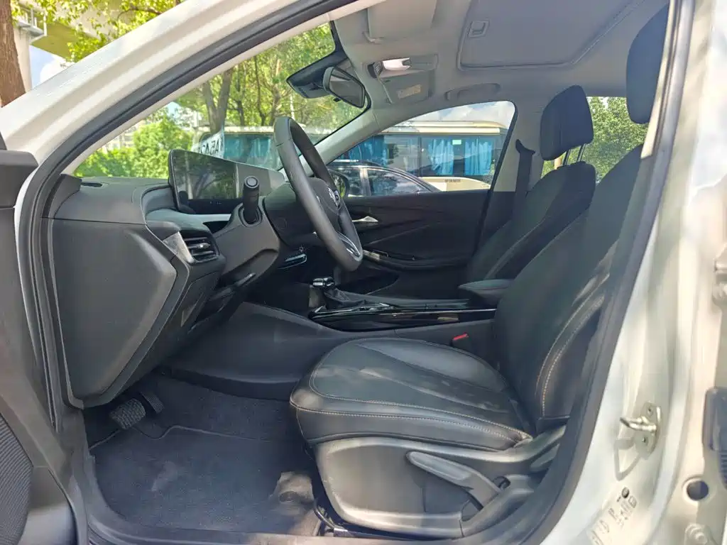 Buick Verano — миниатюра 13