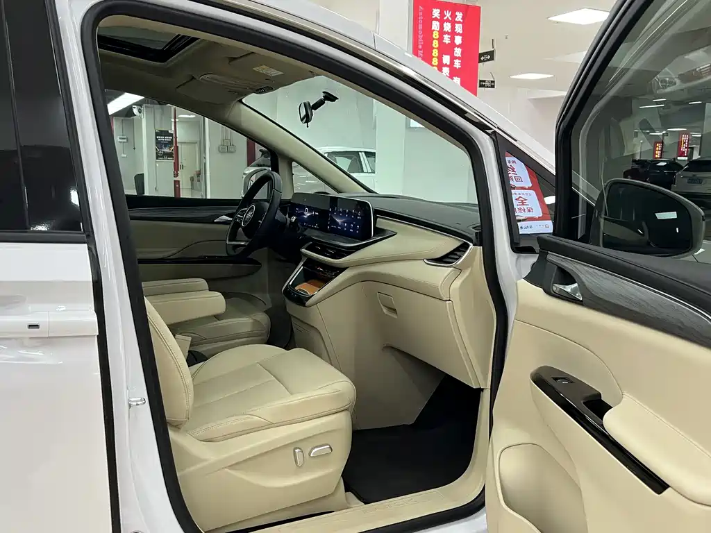 BUICK GL8 NEW ENERGY