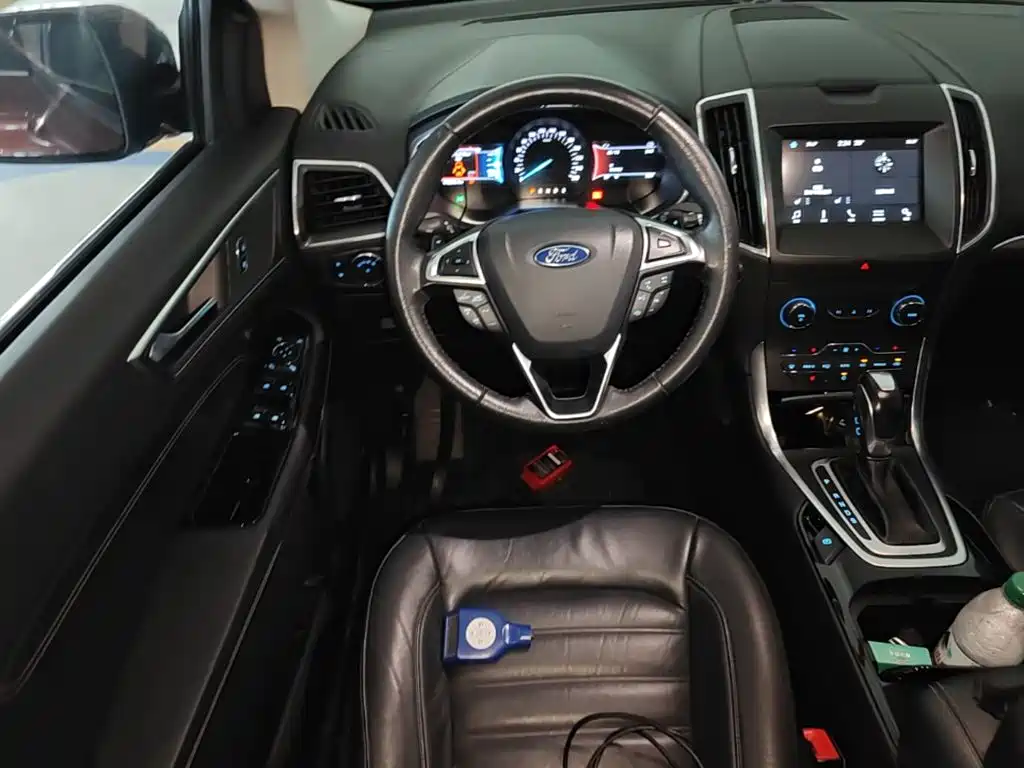 Ford Edge — миниатюра 11