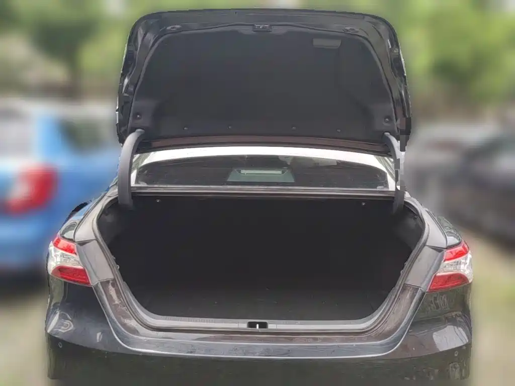 Toyota Camry — миниатюра 24