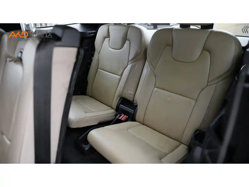 Volvo XC90 — миниатюра 9