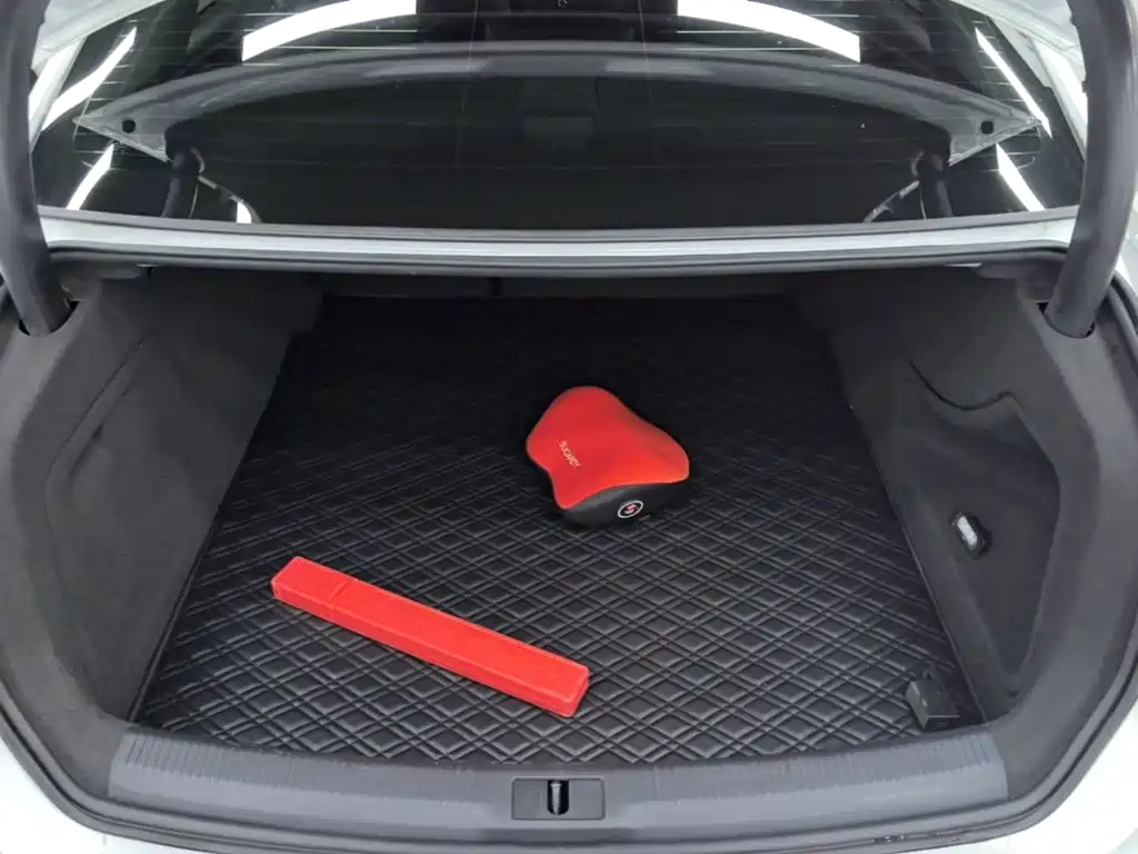 Audi A4L — миниатюра 19