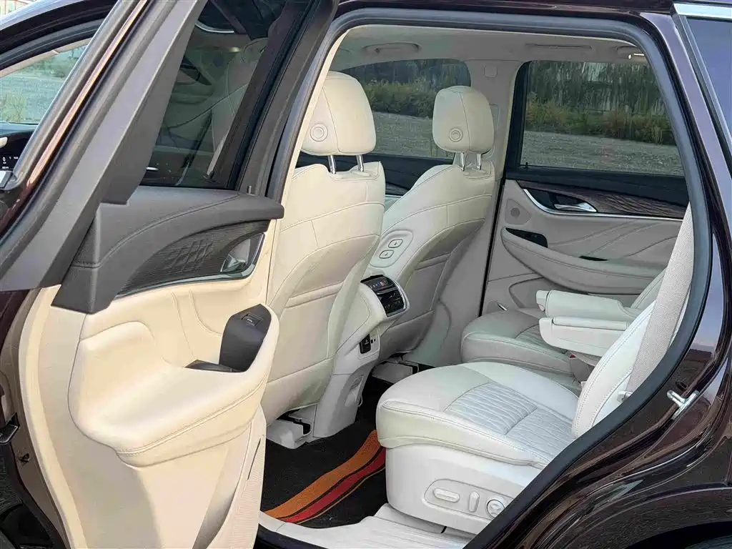 Buick Enclave — миниатюра 8