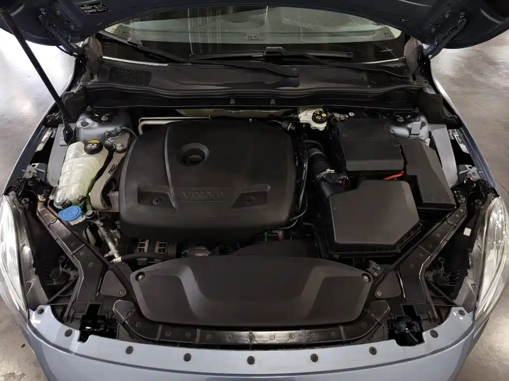 Volvo V40 — миниатюра 6