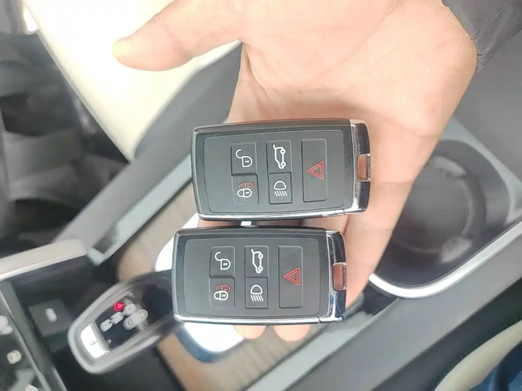 Land Rover Discovery Sport Hybrid — миниатюра 9
