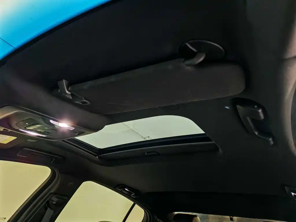 Cadillac CT5 — миниатюра 12