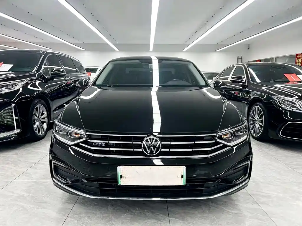 Volkswagen Magotan PHEV — миниатюра 2