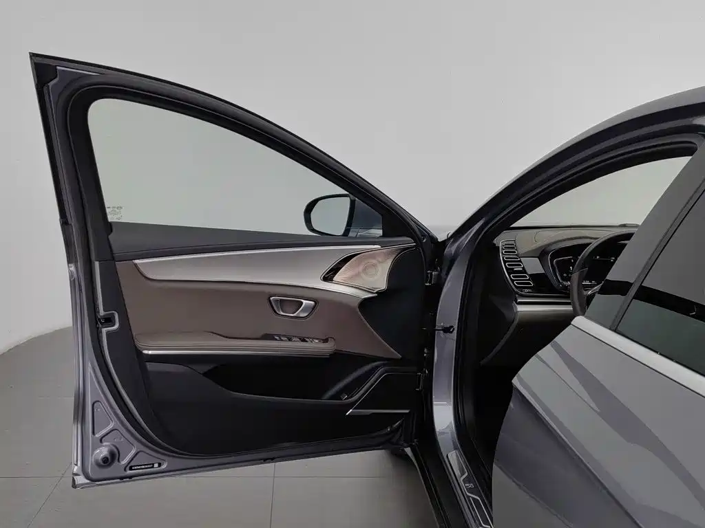 BYD Han — миниатюра 8