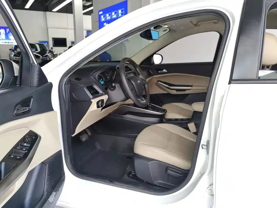 Ford Escort — миниатюра 9