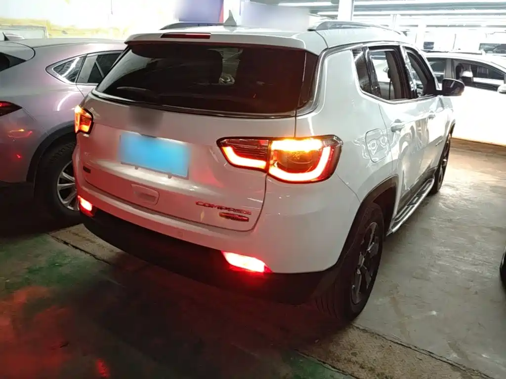 Jeep Compass — миниатюра 7